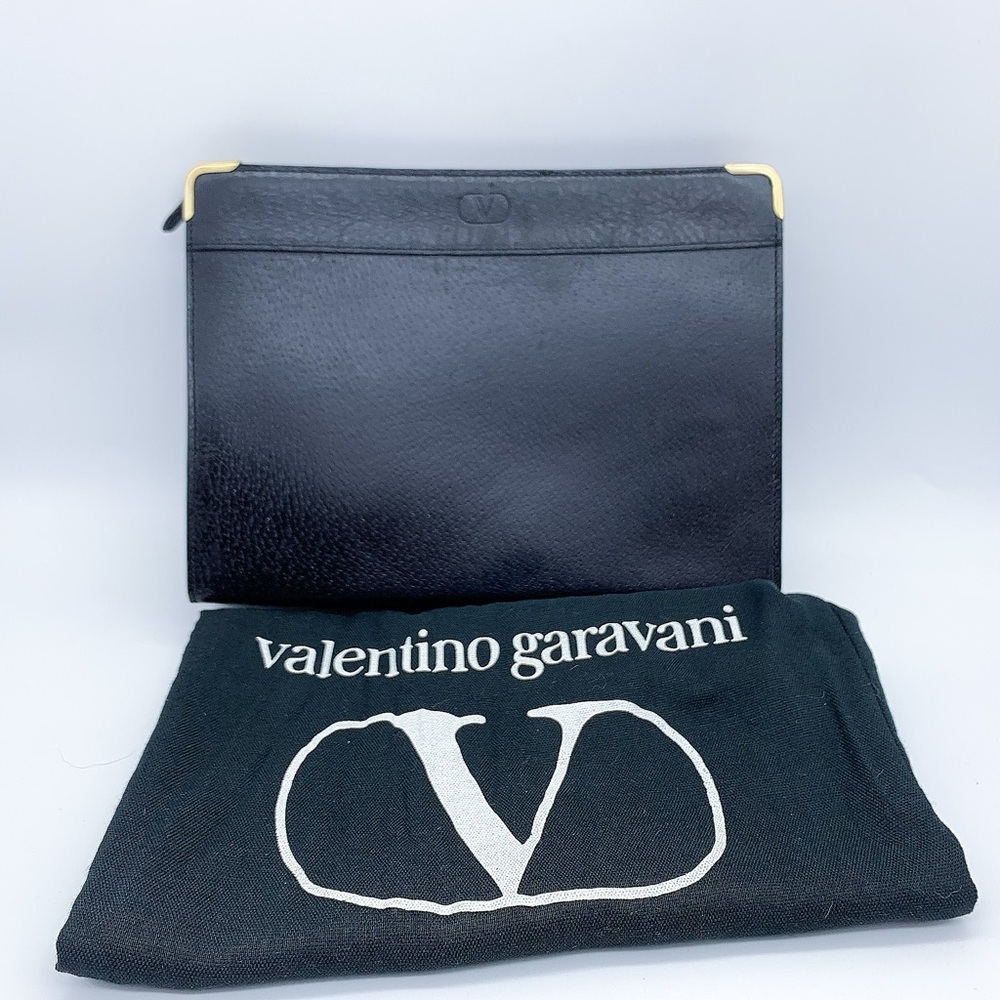 Valentino Garavani Top Zip Leather Clutch Bag in Black